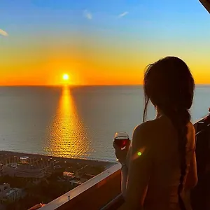 Orbi Black Sea View شقة فندقية