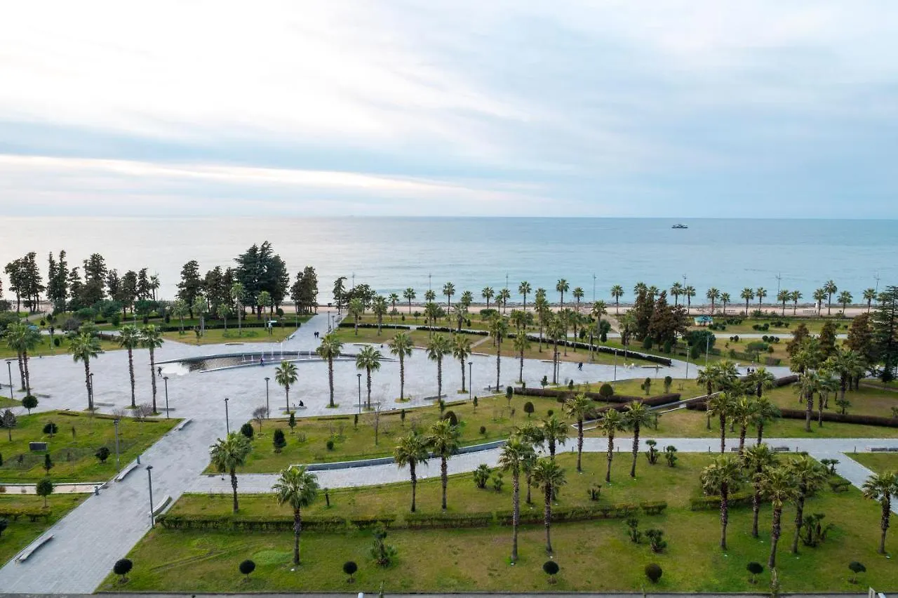 White Sails Residential Hotel Batum 4*,
